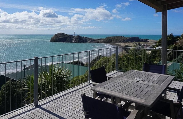 Moderna casa privada con impresionantes vistas al mar.