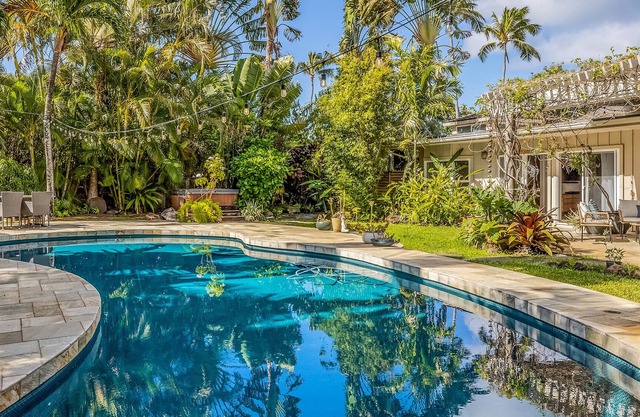 Modern Private Oasis w/ Private Pool/Hot Tub, Sauna, AC & BBQ: Hale Ho'omaha