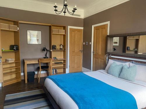 Modern Private Studio Room