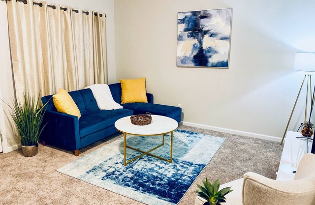 Modern/Private!