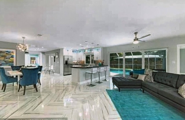 Casa privada moderna completamente renovada con piscina climatizada