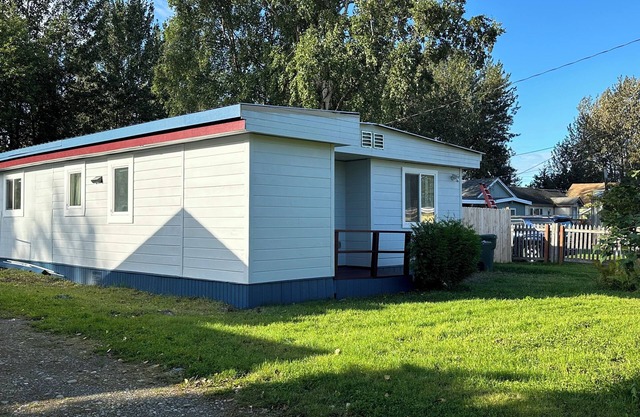 Modern, quiet 2-bedroom house in midtown