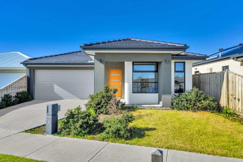 Modern Retreat 3BR Family Home