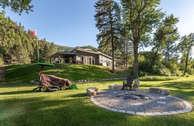 Modern Riverfront Home with Hot Tub on the banks of the Blackfoot River!