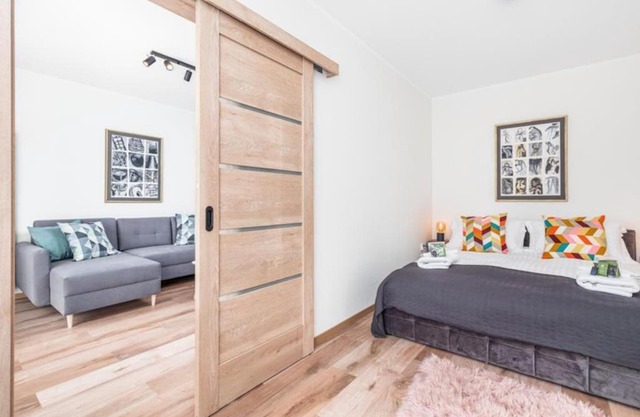 Modern Riverside Apartment with Free parking space
