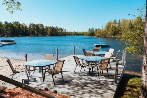 Modern Rustic-Spider Lake-Pontoon Rentals