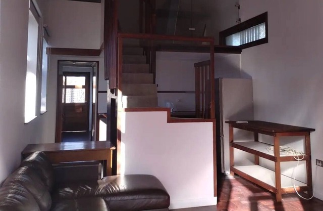 Modern Separate Dwelling + Lofts & High Ceilings