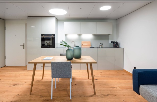 Moderno, sencillo, con estilo de apartamento cómodo y elegante.