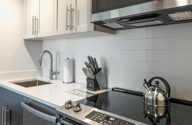 Modern & Sleek One-Bedroom in Kendall Square