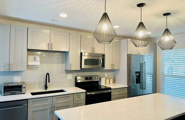 Modern Sloan's Lake Dream Home. Central Location - Pet Friendly!