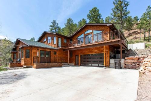 Modern Smart House In The Woods with 2 King BDS 2 BA