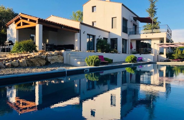 Villa moderna del sur de Luberon, corredor de natación de 18 m, vista panorámica de Ste Victoire