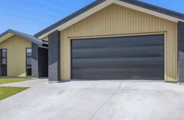 Modern & Spacious 2yo Home