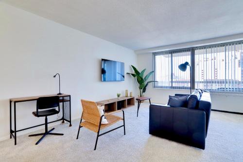 Modern & Spacious 2BR Apartment at Crystal city