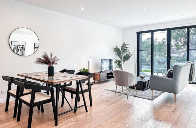 Modern Spacious 3BR2BA townhouse Glen Waverley