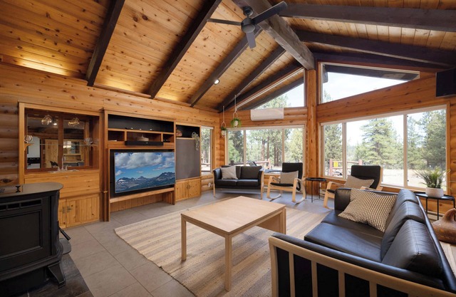Modern Spacious Cabin Nestled on Several Acres of Scenic Land!