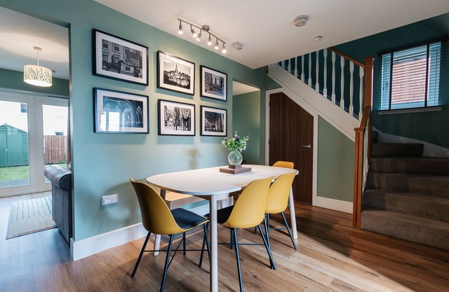 Modern Spacious Family Home. Short walk to City Centre