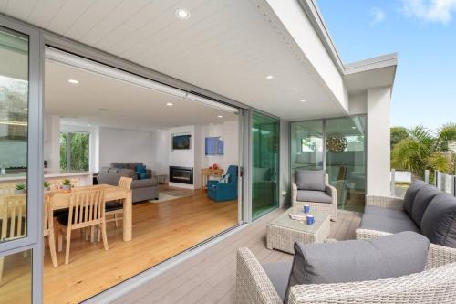 Modern, Spacious Home on Popular Muricata Av - Enjoy Beach, Surf & Sun