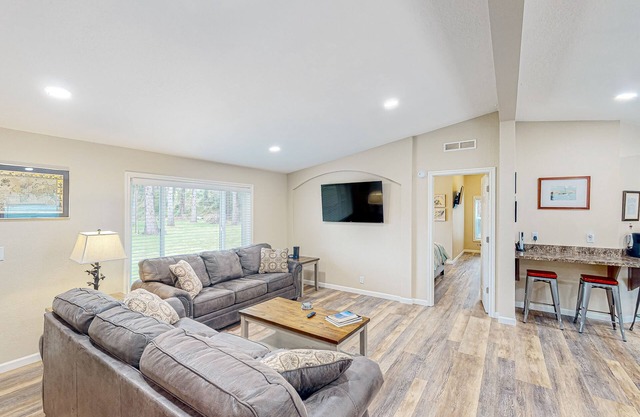 Modern, spacious home near the bay with grill, washer/dryer, & large yard