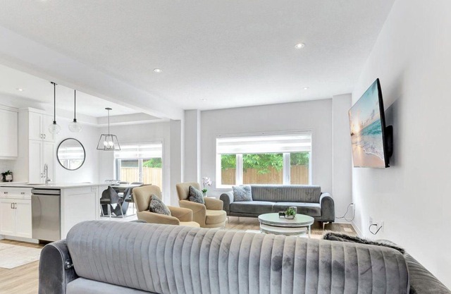 Modern & Spacious Retreat
