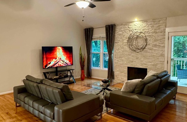 Modern Spacious Retreat near Braves stadium