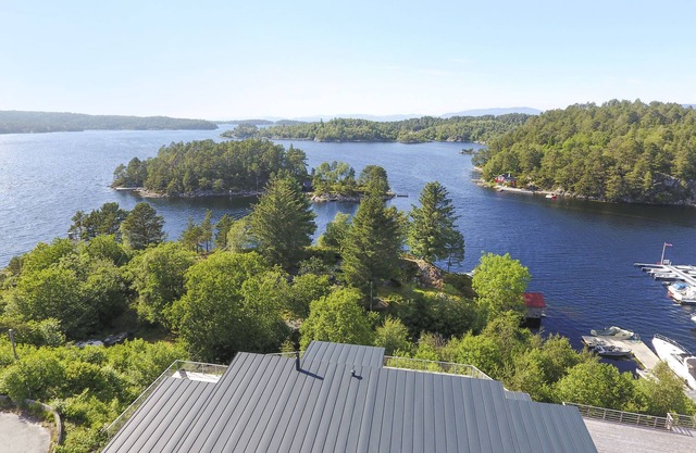 Modern Spectacular Water View Relaxation Hiking Cycling Fishing Optional Boat