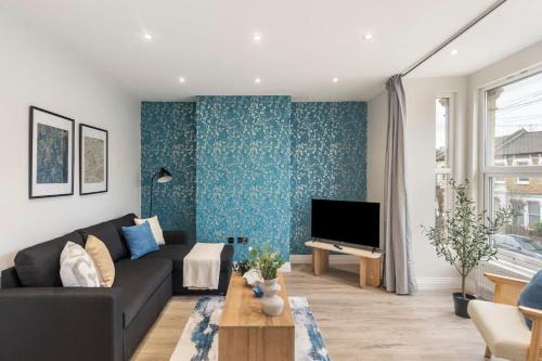 Modern Stay Next Hotspur Stadium & transport slp7