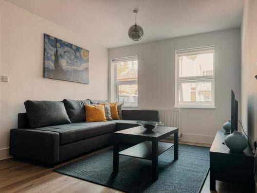 Modern Stay - Walk to Everything 2