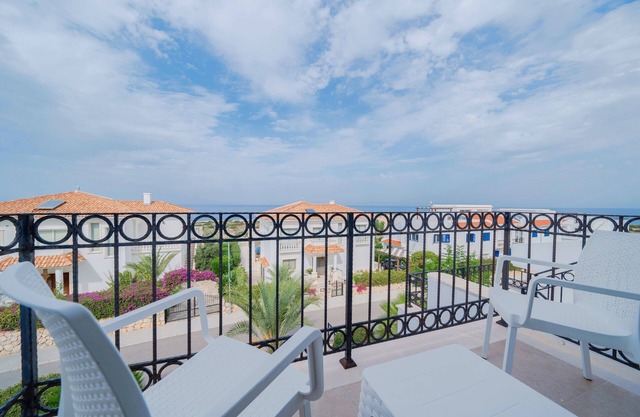 Modern studio apartment with lovely sea view