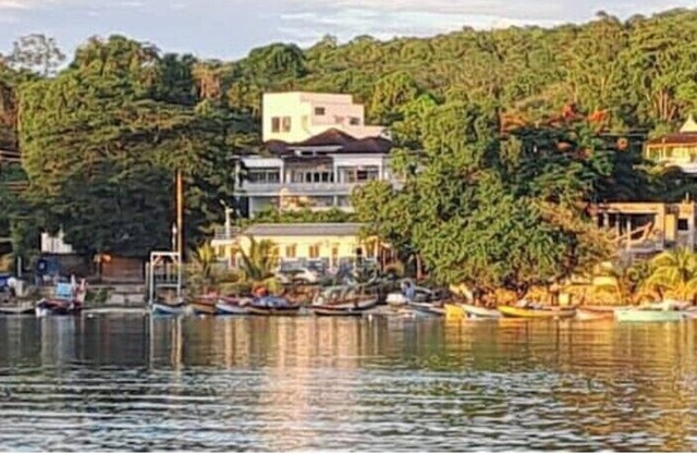 Modern studio beside Oracabessa Bay. A retreat in the heart of the community.