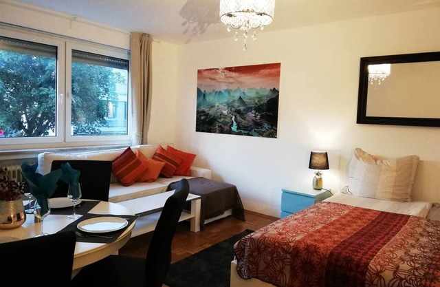 Bonito apartamento estudio a solo 3 minutos de la estación de tren.