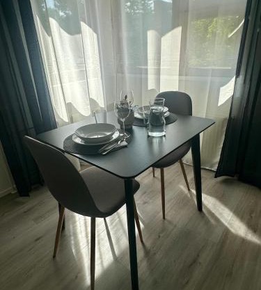 Modern studio, good location