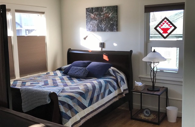 Estudio moderno en el corazón del centro de Fairbanks: bellamente renovado y limpio