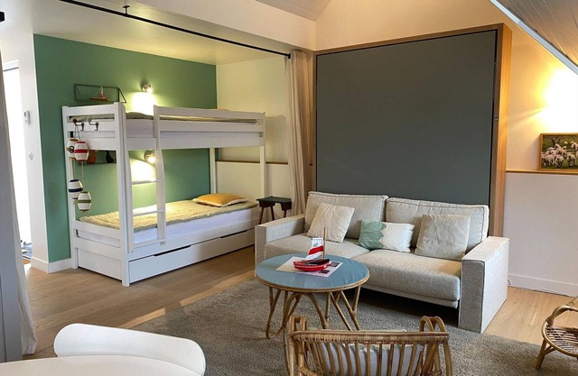 Estudio moderno en Sauzon con vista al puerto, wifi y camas preparadas