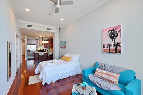 Modern Studio W Rooftop Pool