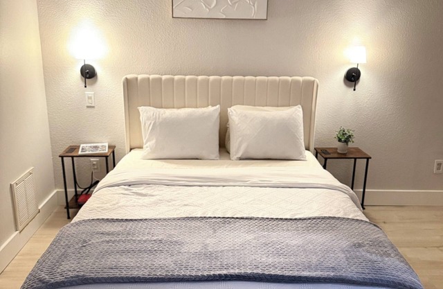 Modern Studio with Private Patio in HTX