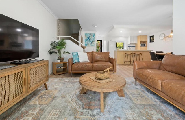 Modern & Stylish 2 Bedroom Townhouse