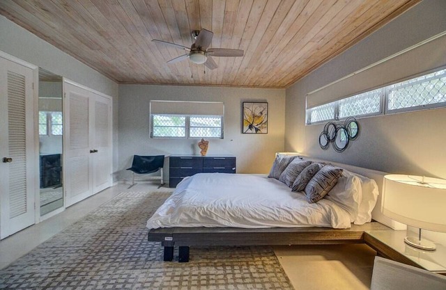 Modern & Stylish 2BR Unit Walking Distance to BahaMar, Restaurants, and More!