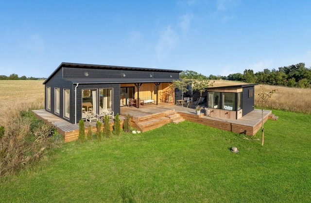 Alojamiento de 4 habitaciones en Askeby