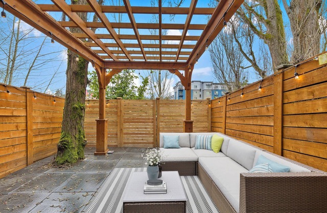 Modern & Stylish Getaway - 3BR, Pet-Friendly