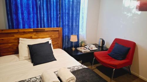 Modern Sunny & Comfy Rooms near Henderson, Auckland
