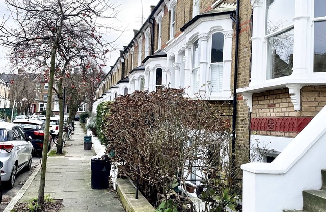 Modern Town House Apartment, 1BDR & Garden, Emirates stadium & 10min kings Cross