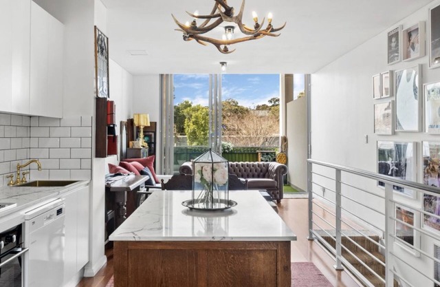 Modern town house with bespoke interior 10 mins from Sydney CBD
