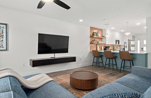 Modern Townhome I 3 Minute Walk the Beach I Patio/Grill I Beach Gear I Sun Deck