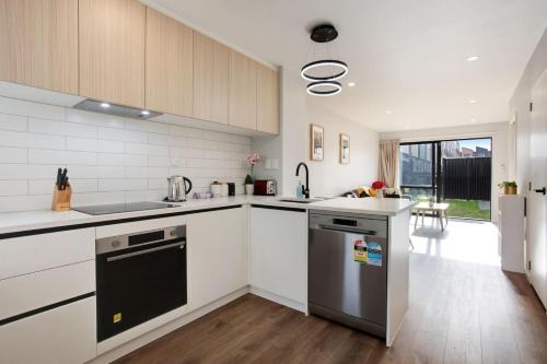 Modern Townhouse near Mount Mangere and Airport