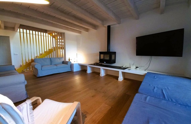 Casa moderna para 6 con piscina, chimenea, wifi y A/A en Costa Brava