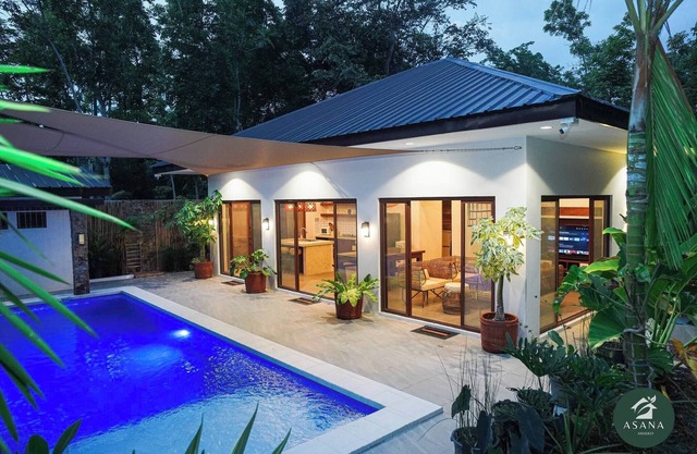 Modern Tropical 2BR Villa & Pool Retreat in Amadeo