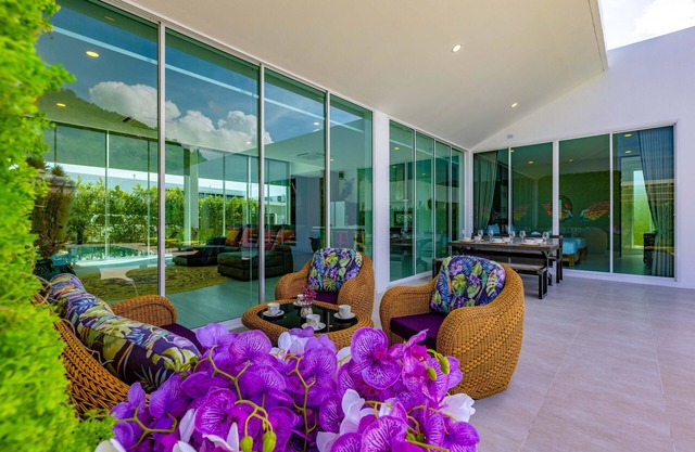 Modern Tropical 4 Bedroom Pool Villa KH-B5