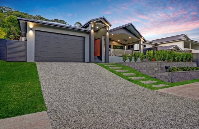 Modern Tropical Getaway - Cairns/Northern Beaches