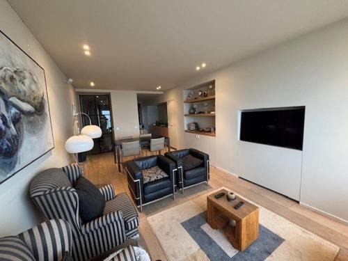 Modern two-bedroom apartment with breathtaking views and two charming terraces T39